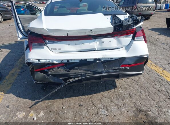 KMHLS4DG2SU945576 2025 HYUNDAI ELANTRA White Вид спереду