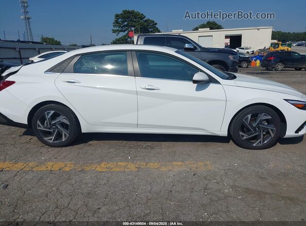 KMHLS4DG2SU945576 2025 HYUNDAI ELANTRA White Вид задньої частини салону