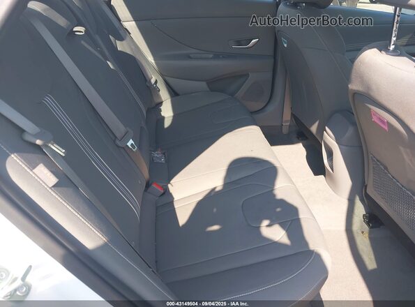 KMHLS4DG2SU945576 2025 HYUNDAI ELANTRA White Вид наклейки з VIN-кодом
