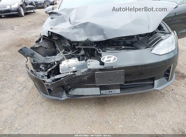 KMHM24AC9RA067002 2024 HYUNDAI IONIQ 6 Black Front view