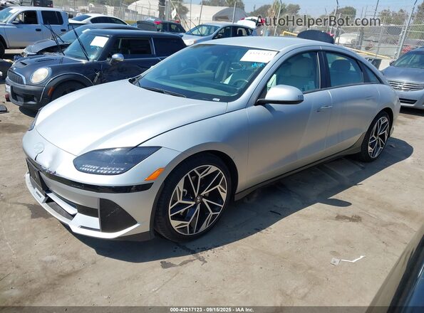 KMHM34AA7RA057399 2024 HYUNDAI IONIQ 6 Silver Vista tres cuartos delantera izquierda