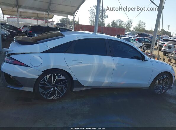 KMHM34AC8PA024507 2023 HYUNDAI IONIQ 6 White Widok wnętrza z tyłu