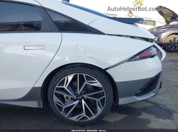 KMHM34AC8PA024507 2023 HYUNDAI IONIQ 6 White Widok z przodu