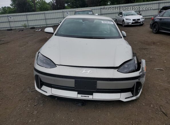 KMHM34ACXRA064445 2024 HYUNDAI IONIQ Silver Widok z przodu
