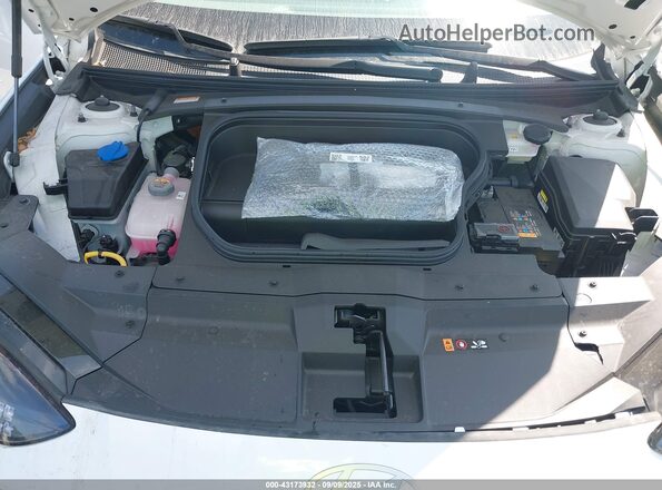 KMHM54AC3RA064233 2024 HYUNDAI IONIQ 6 White Widok z tyłu
