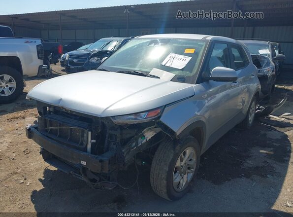 KMHRB8A37MU069934 2021 HYUNDAI VENUE Серебряный Передняя левая четверть