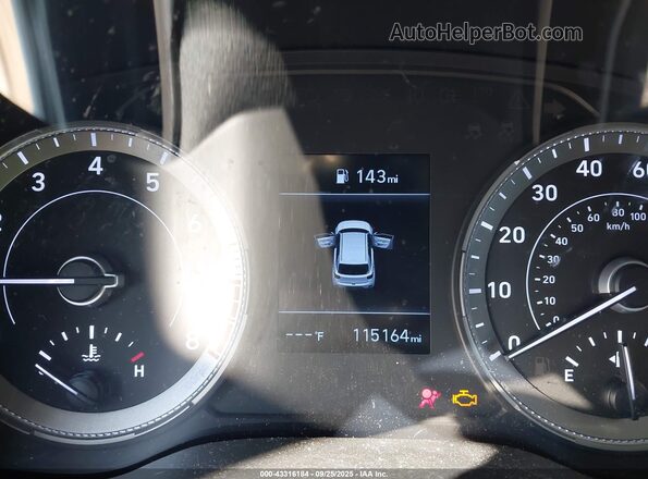 KMHRB8A38LU015511 2020 HYUNDAI VENUE Red Widok tylnych siedzeń