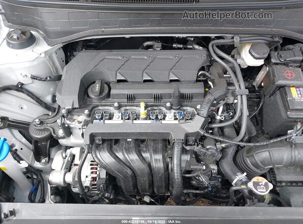 KMHRC8A30SU404560 2025 HYUNDAI VENUE Silver Vista trasera