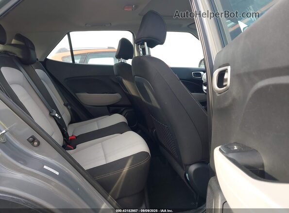 KMHRC8A31LU047634 2020 HYUNDAI VENUE Gray VIN կոդի պիտակի տեսք