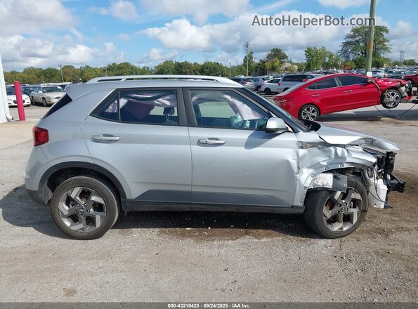 KMHRC8A32MU105588 2021 HYUNDAI VENUE Silver Vista del cuadro de instrumentos