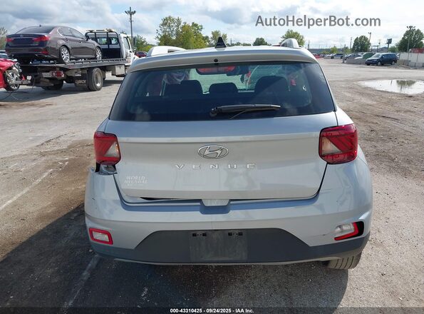 KMHRC8A32MU105588 2021 HYUNDAI VENUE Silver 