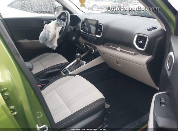 KMHRC8A33PU212136 2023 HYUNDAI VENUE Green Вид салону спереду