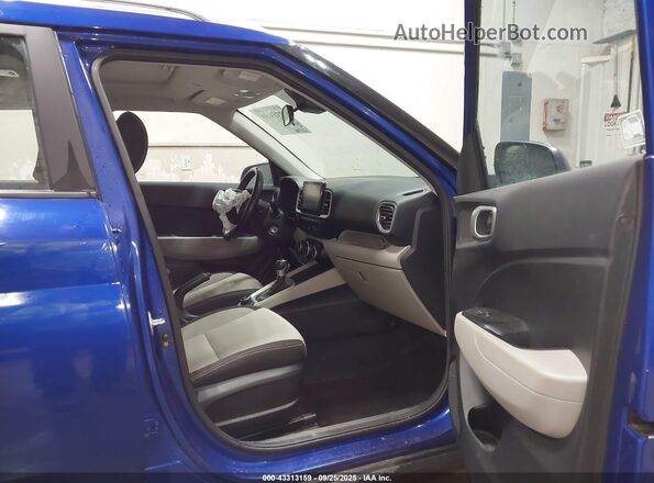 KMHRC8A34LU025580 2020 HYUNDAI VENUE Blue Front interior view