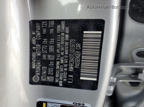 KMHRC8A37LU019773 2020 HYUNDAI VENUE Silver 360 interior view