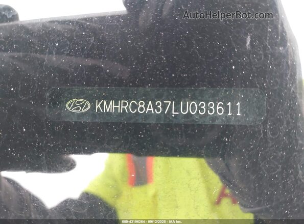 KMHRC8A37LU033611 2020 HYUNDAI VENUE Silver 