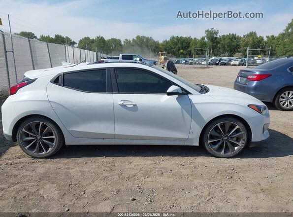 KMHTG6AF3LU025823 2020 HYUNDAI VELOSTER White Widok wnętrza z tyłu