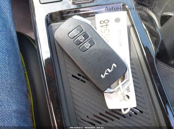 KNDC5DLE1P5126863 2023 KIA EV6 Red Widok deski rozdzielczej