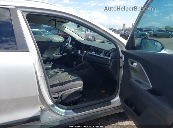 KNDCB3LC2L5437956 2020 KIA NIRO Silver Вид салону спереду