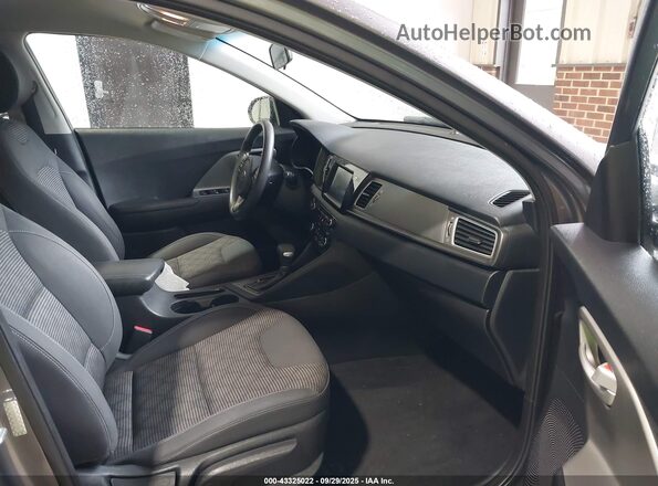 KNDCB3LC3H5051473 2017 KIA NIRO Серый Вид салона спереди