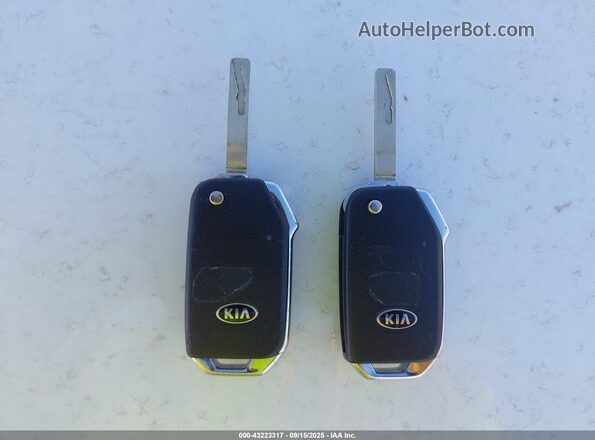 KNDCB3LC9L5368781 2020 KIA NIRO White Առջևի վահանակի տեսք