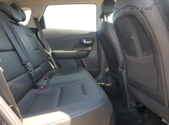 KNDCC3LD9L5364591 2020 KIA NIRO Charcoal Vista interior trasera