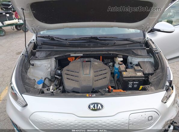KNDCC3LG2M5105792 2021 KIA NIRO Silver Вид ззаду