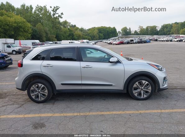 KNDCC3LG2M5105792 2021 KIA NIRO Silver Вид задньої частини салону