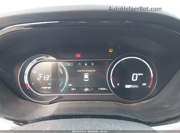 KNDCC3LG2M5105792 2021 KIA NIRO Silver 