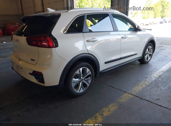 KNDCE3LG2N5124970 2022 KIA NIRO EV White Rear right