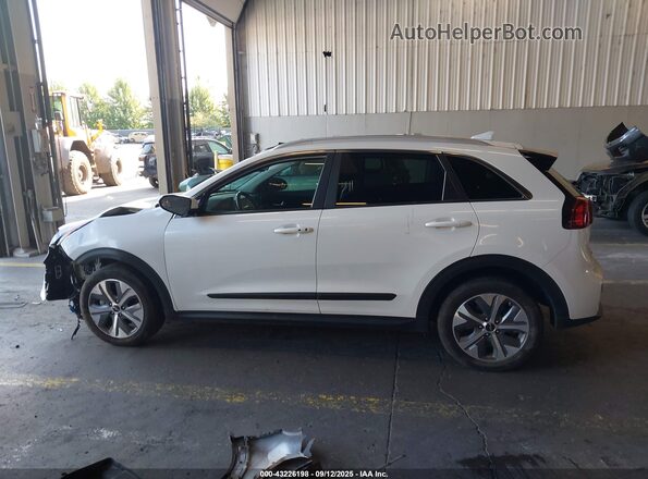KNDCE3LG2N5124970 2022 KIA NIRO EV White 