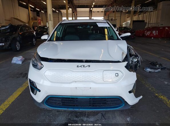 KNDCE3LG2N5124970 2022 KIA NIRO EV White Rear interior view