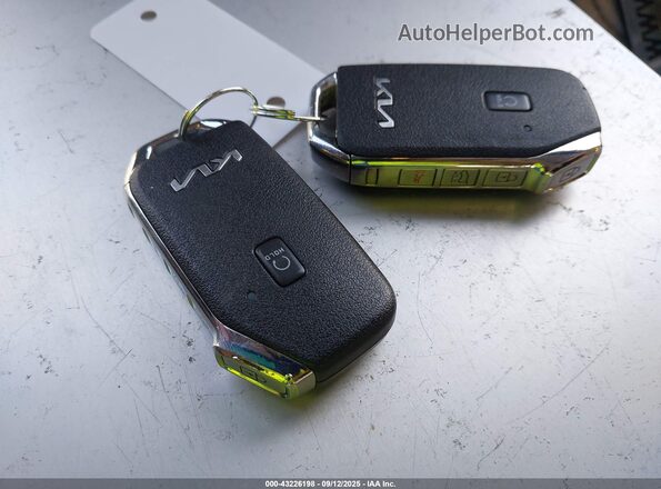 KNDCE3LG2N5124970 2022 KIA NIRO EV White Dashboard view