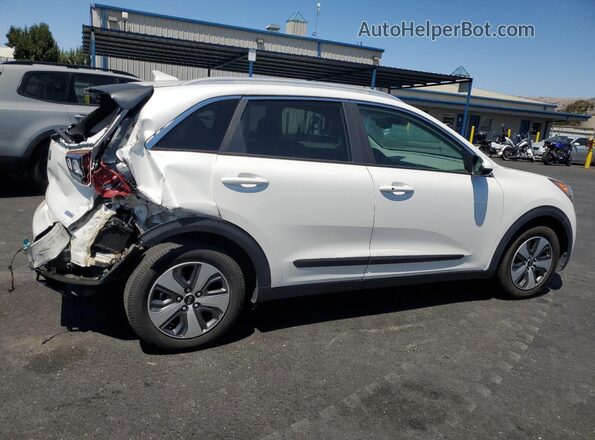 KNDCM3LD1J5210516 2018 KIA NIRO White 
