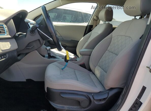 KNDCM3LD1J5210516 2018 KIA NIRO White 