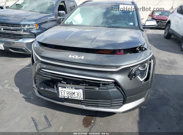 KNDCR3LE9S5289686 2025 KIA NIRO Gray Вид спереду