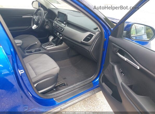 KNDEPCAA5N7249015 2022 KIA SELTOS Blue Widok wnętrza z przodu