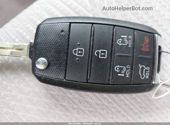 KNDMB5C11L6619804 2020 KIA SEDONA Синий Вид панели приборов