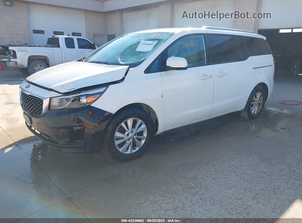 KNDMB5C15H6335650 2017 KIA SEDONA White Przód lewy
