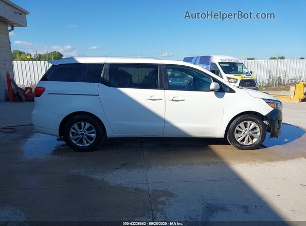 KNDMB5C15H6335650 2017 KIA SEDONA White Widok wnętrza z tyłu