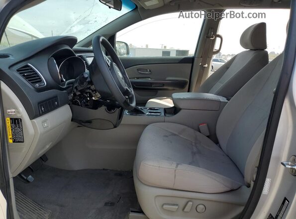 KNDMB5C15L6604819 2020 KIA SEDONA Silver Front interior view