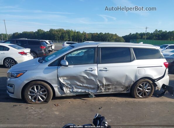 KNDMB5C16L6576898 2020 KIA SEDONA Silver Rear interior view