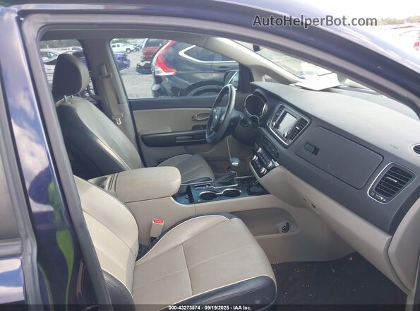KNDMB5C16L6654743 2020 KIA SEDONA Navy Front interior view
