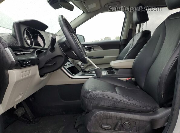 KNDNB4H35P6239864 2023 KIA CARNIVAL Silver 
