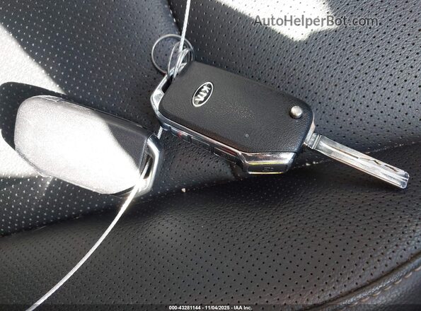 KNDP63AC0M7849792 2021 KIA SPORTAGE White წინა პანელის ხედი