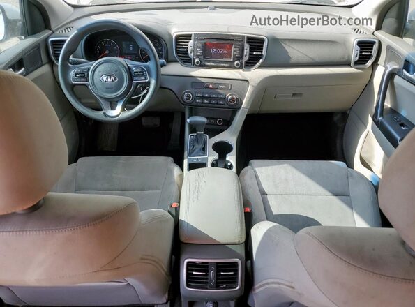 KNDPM3AC7K7582699 2019 KIA SPORTAGE White Dashboard view