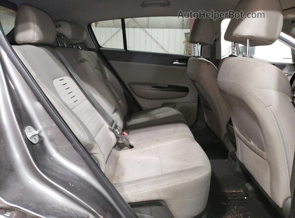KNDPMCAC2J7427220 2018 KIA SPORTAGE Gray 