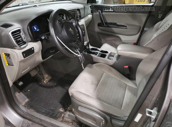 KNDPMCAC2J7427220 2018 KIA SPORTAGE Gray 