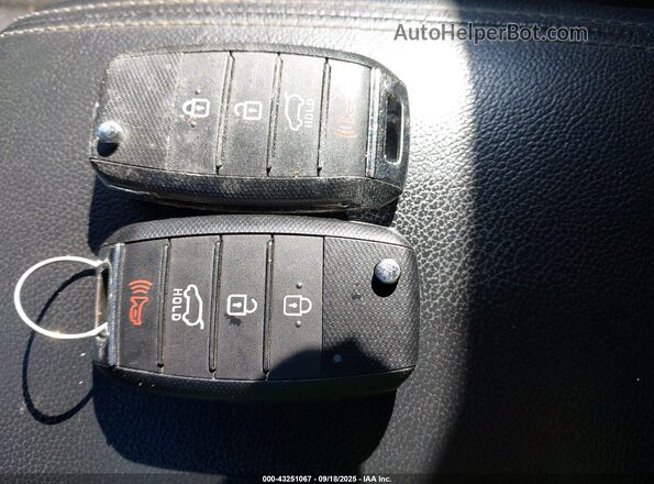 KNDPMCAC3K7627301 2019 KIA SPORTAGE Black Առջևի վահանակի տեսք