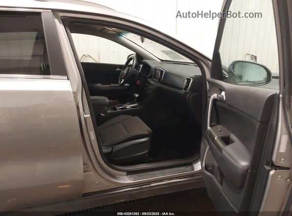 KNDPMCAC9K7612687 2019 KIA SPORTAGE Gray Вид салону спереду