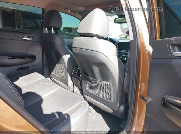 KNDPN3AC7L7637831 2020 KIA SPORTAGE Brown Vista de la etiqueta del VIN